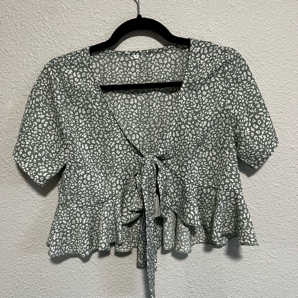 Tie-Front Short Sleeve Peplum Top - Sage Green Leopard